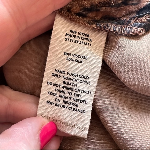 NWOT Soft Surroundings Icon Silk Velvet Poets Shirt in Animal Print Size L - Picture 5 of 10